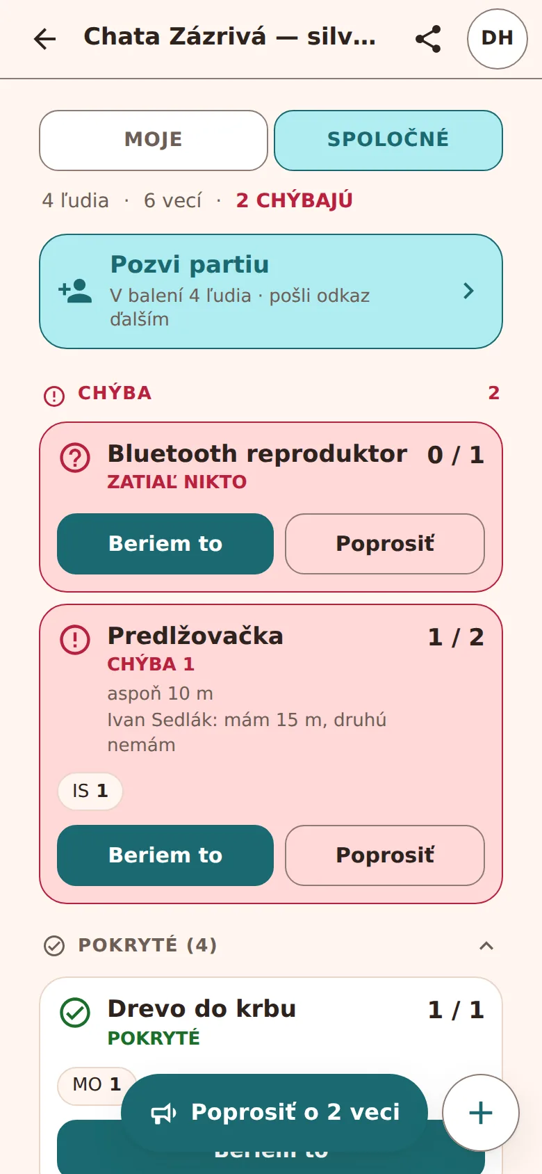 Obrazovka Spoločné: dve chýbajúce veci, pri jednej „zatiaľ nikto", pri druhej poznámka člena a jeho iniciálky, pod nimi zoznam pokrytých vecí.